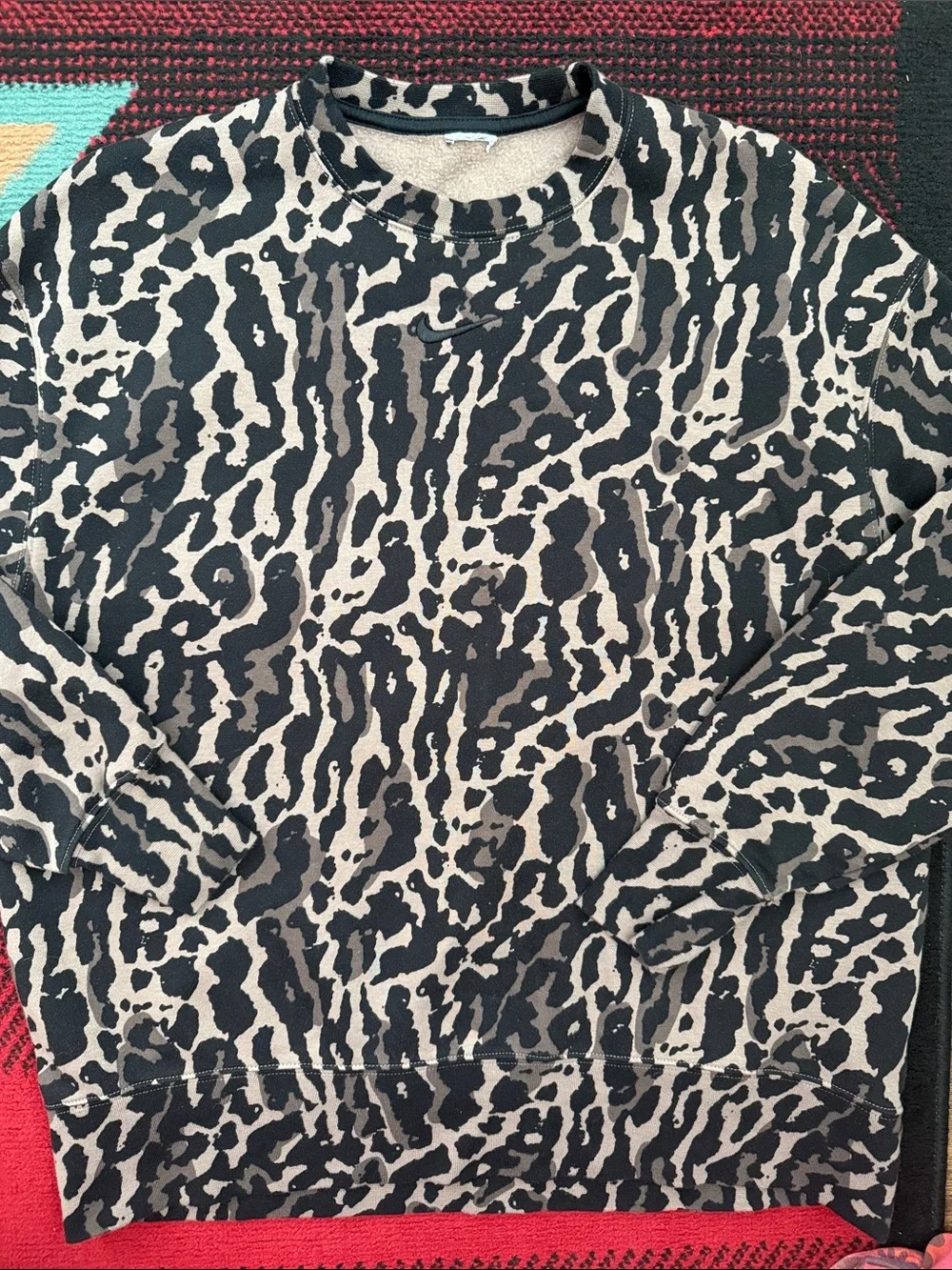 Nike Black and Cream Animal-Print Crewneck oversized loose fit